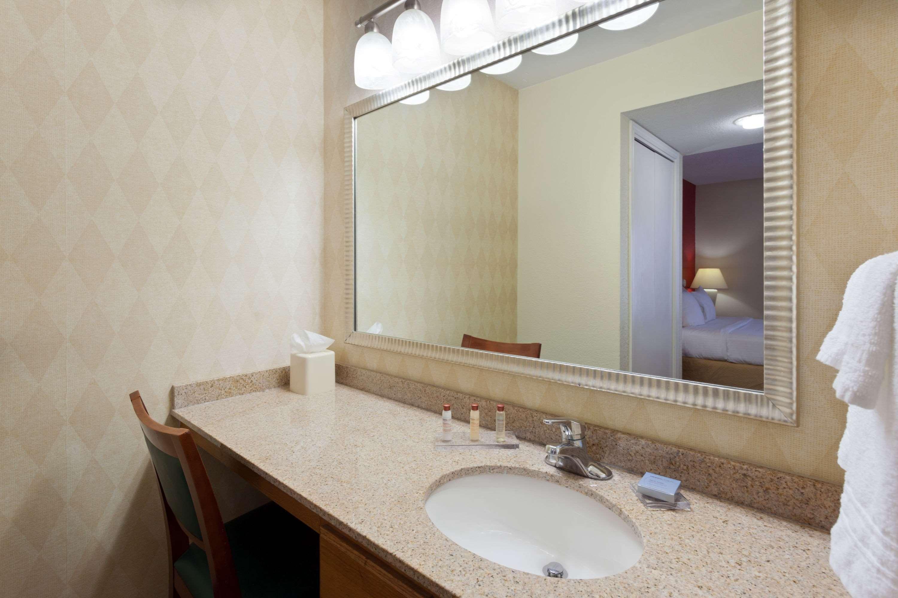 Hawthorn Suites By Wyndham Dearborn/Detroit Eksteriør bilde