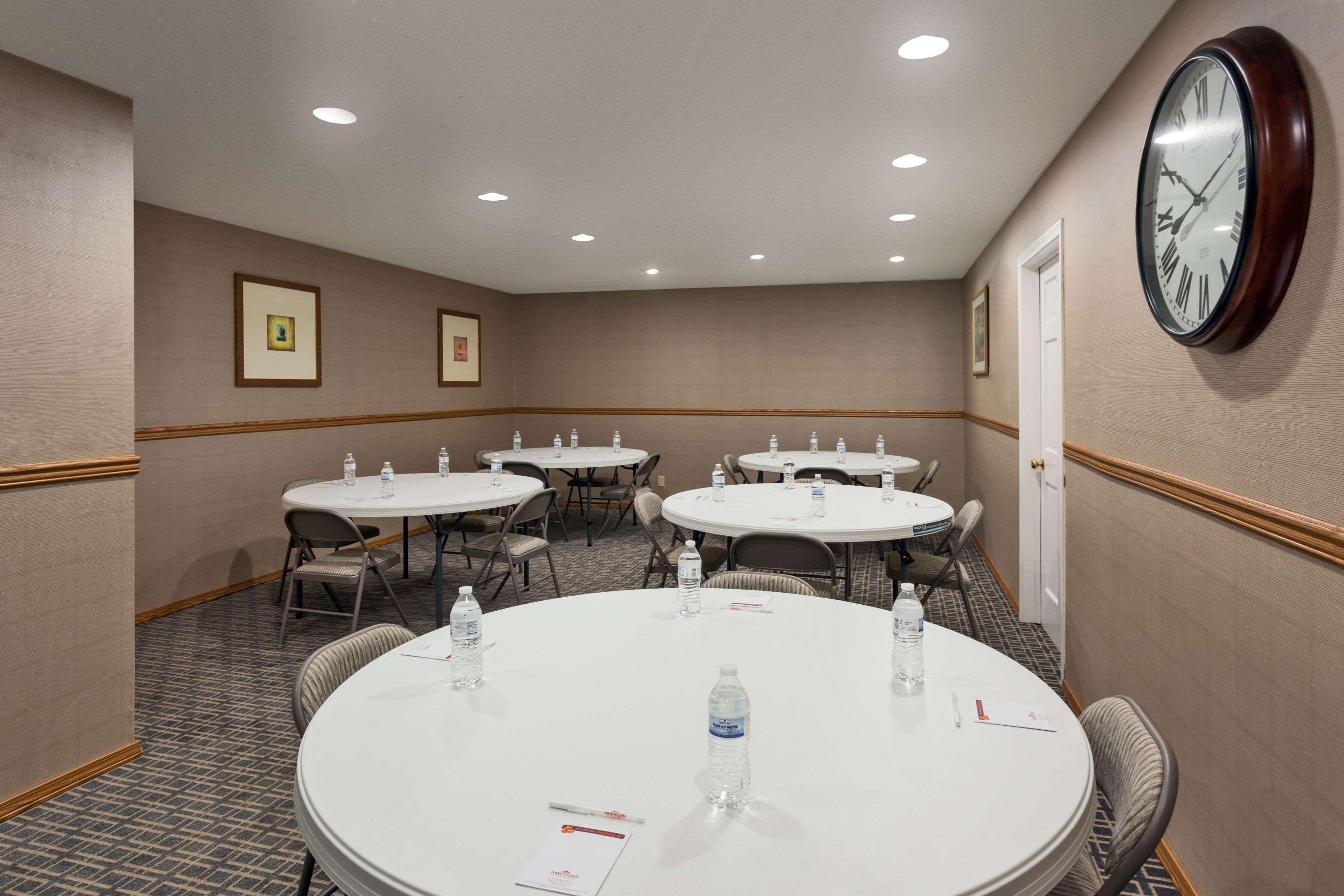 Hawthorn Suites By Wyndham Dearborn/Detroit Eksteriør bilde