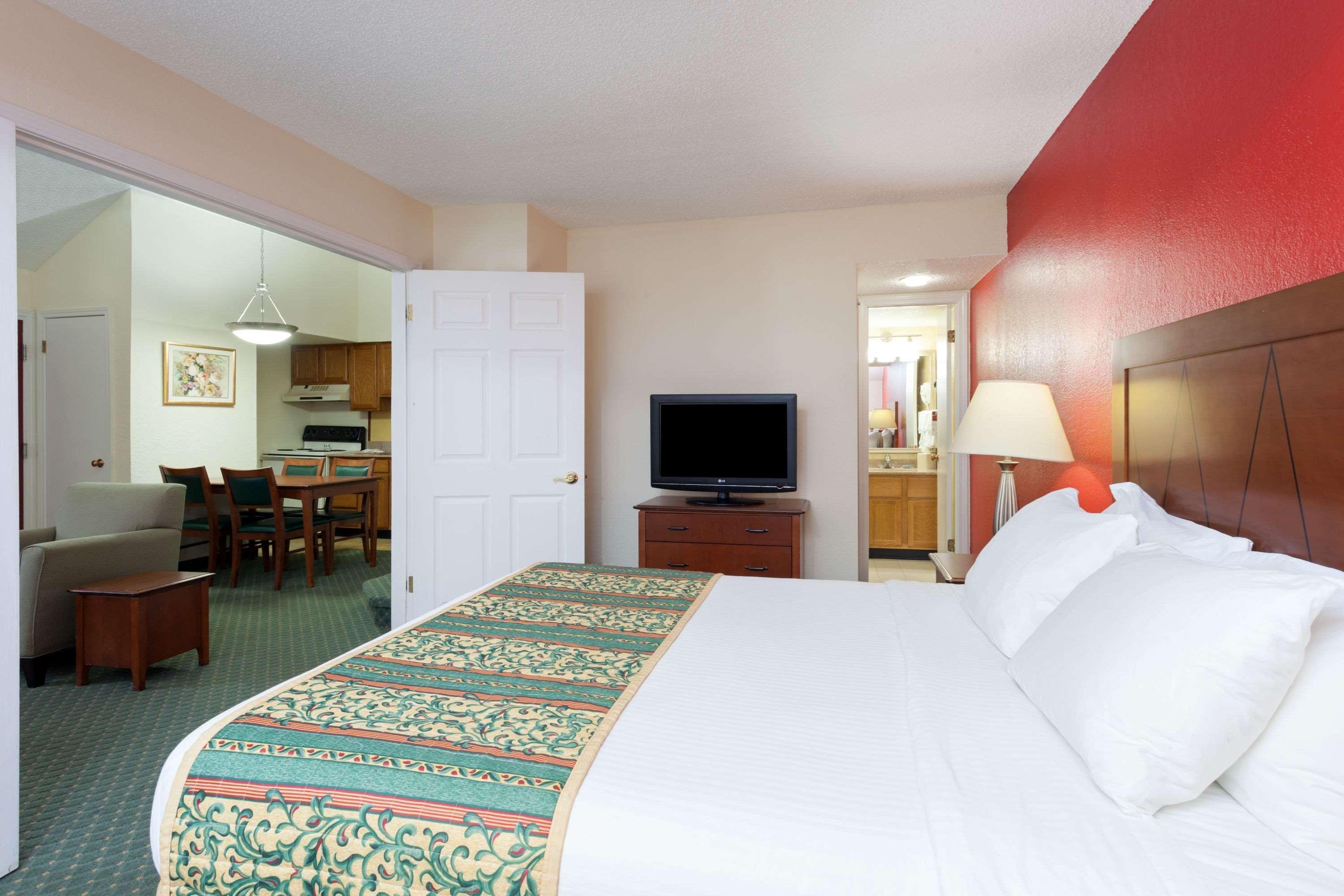 Hawthorn Suites By Wyndham Dearborn/Detroit Eksteriør bilde